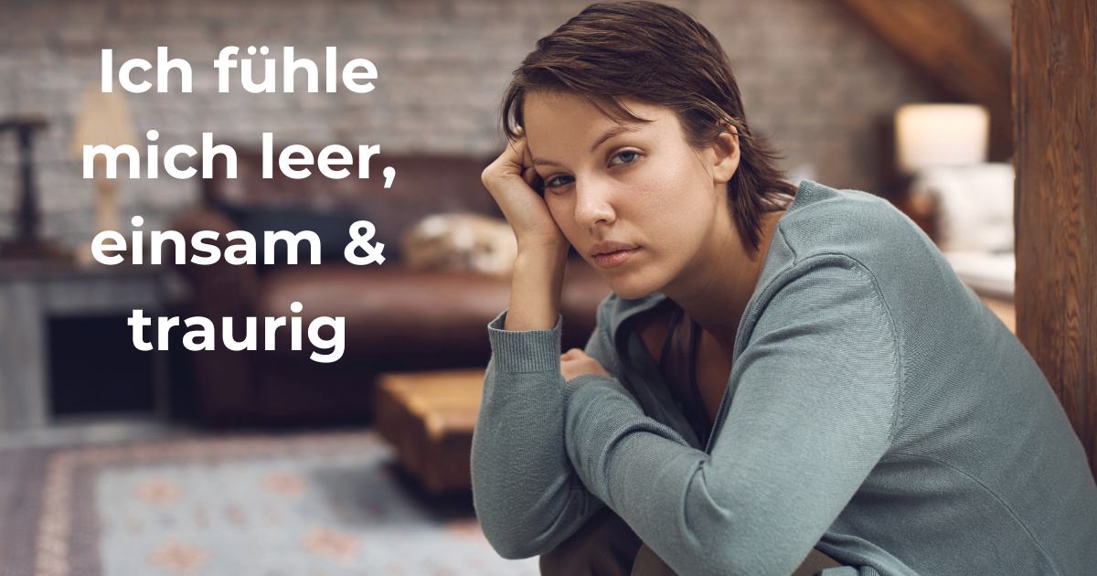 Frau fühlt sich leer, einsam und traurig und guckt traurig in die Kamera